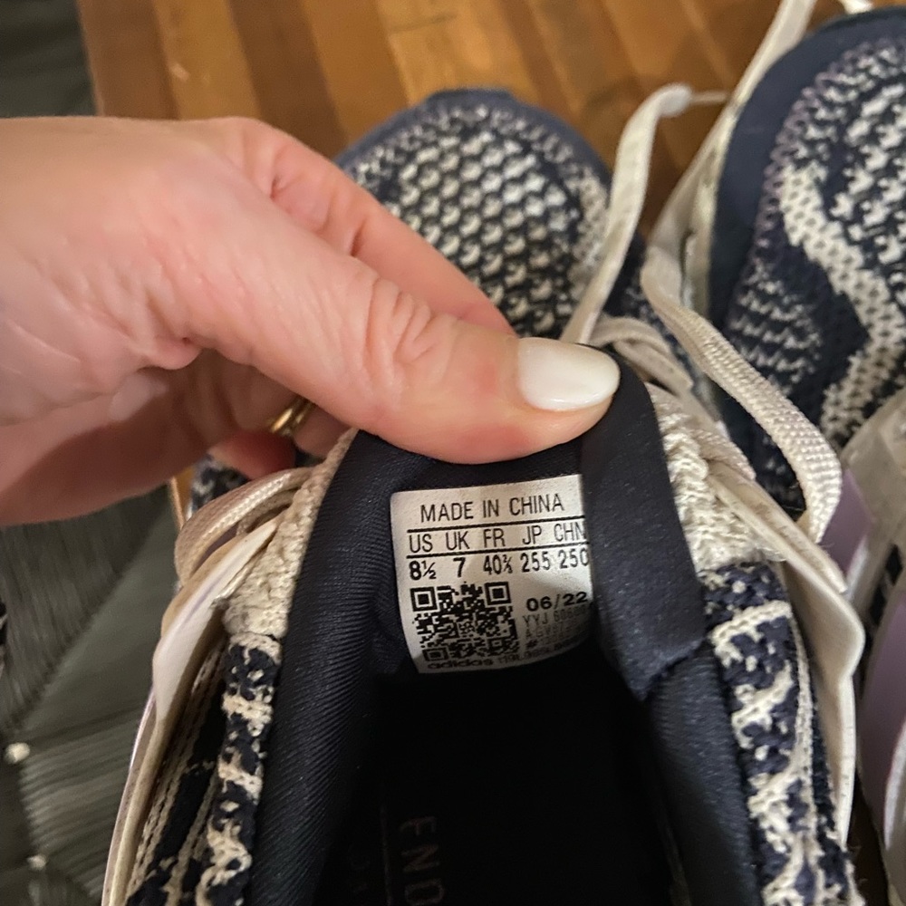 Adidas - Picture 4 of 4